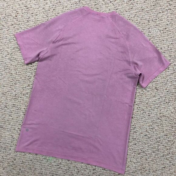 Men's Lululemon Purple Metal Vent Tech Slim Fit Short Sleeve Shirt Size Medium - Picture 8 of 8
